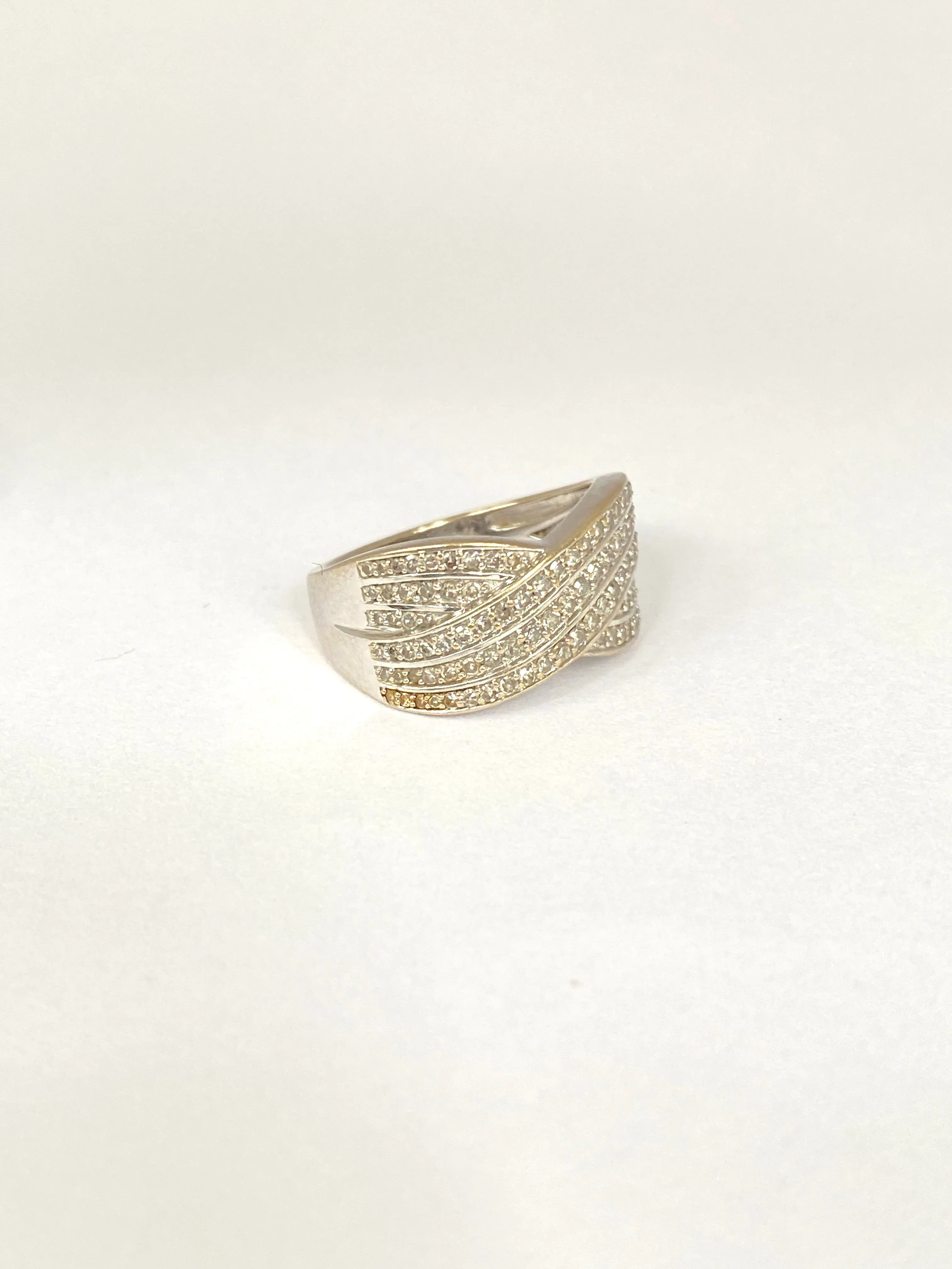 18ct White Gold, Art Deco Diamond Kiss Ring (0.50ct and 5.96g)