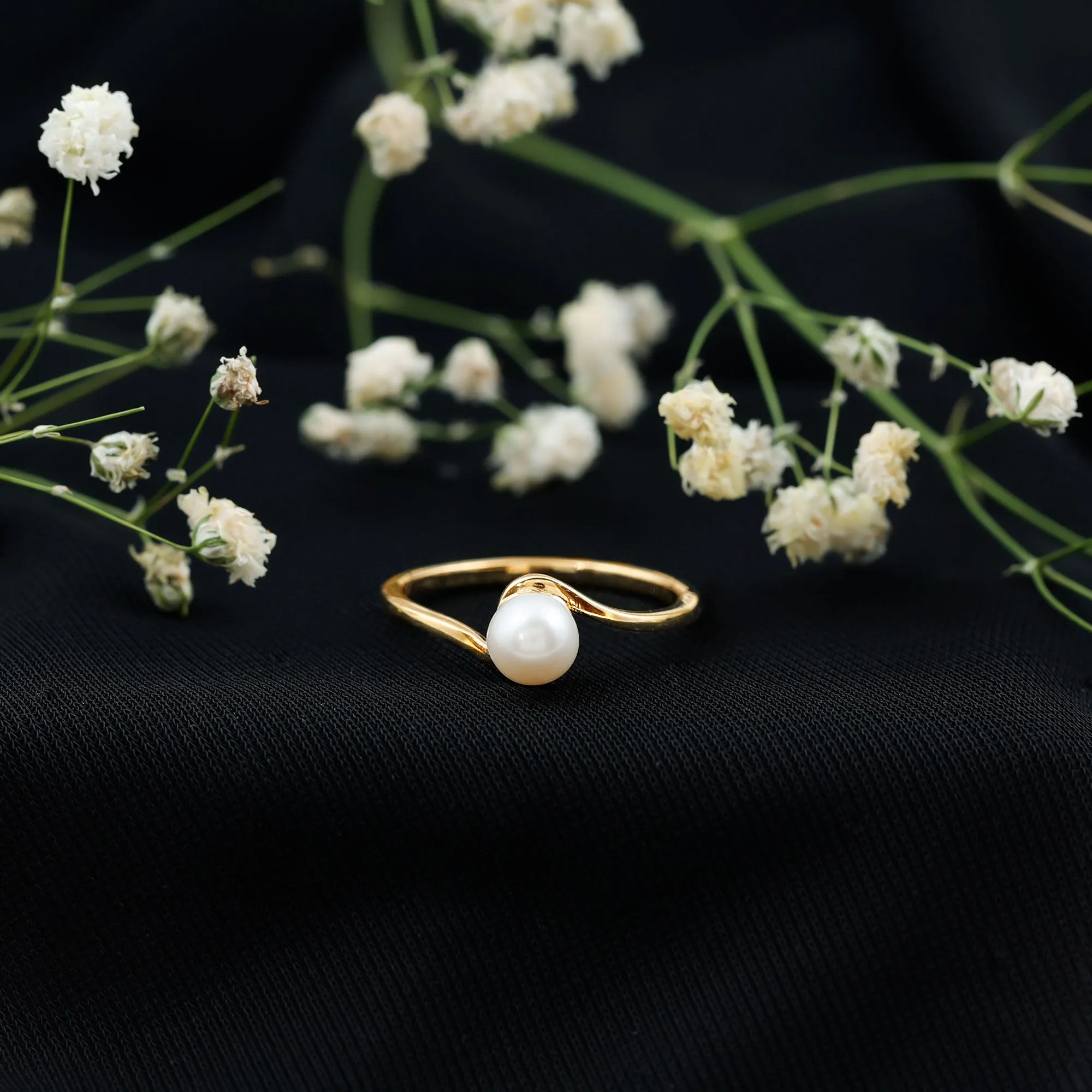 2.25 CT Solitaire Freshwater White Pearl Bypass Ring in Gold