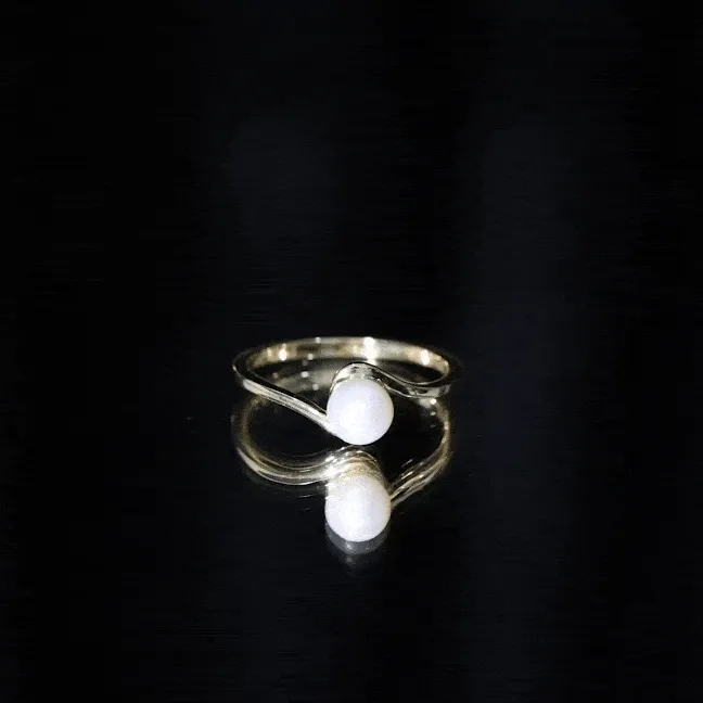 2.25 CT Solitaire Freshwater White Pearl Bypass Ring in Gold