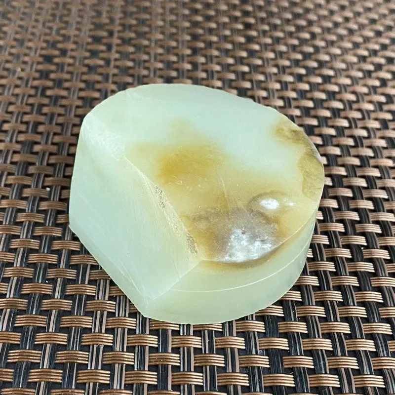 Natural Hetian Jade Rough Nephrite Raw (121g,5.2X4.0X2.2cm)