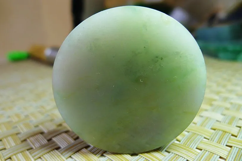 Natural Jade Rough Jadeite Raw (70g,4.1X4.4X1.55cm)