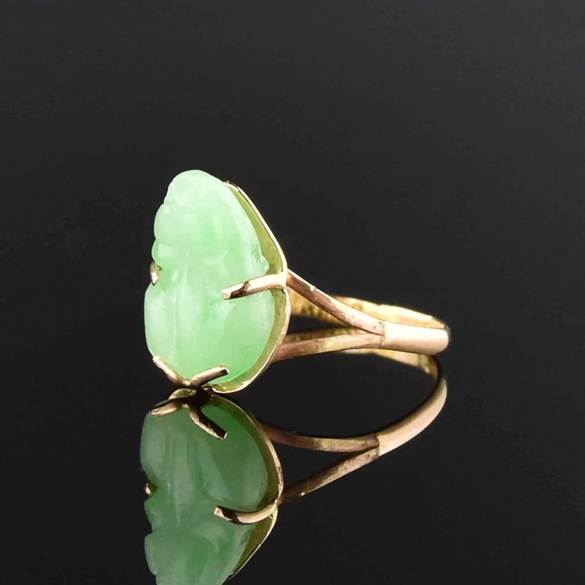 Vintage 10K Gold Carved Jade Frog Ring