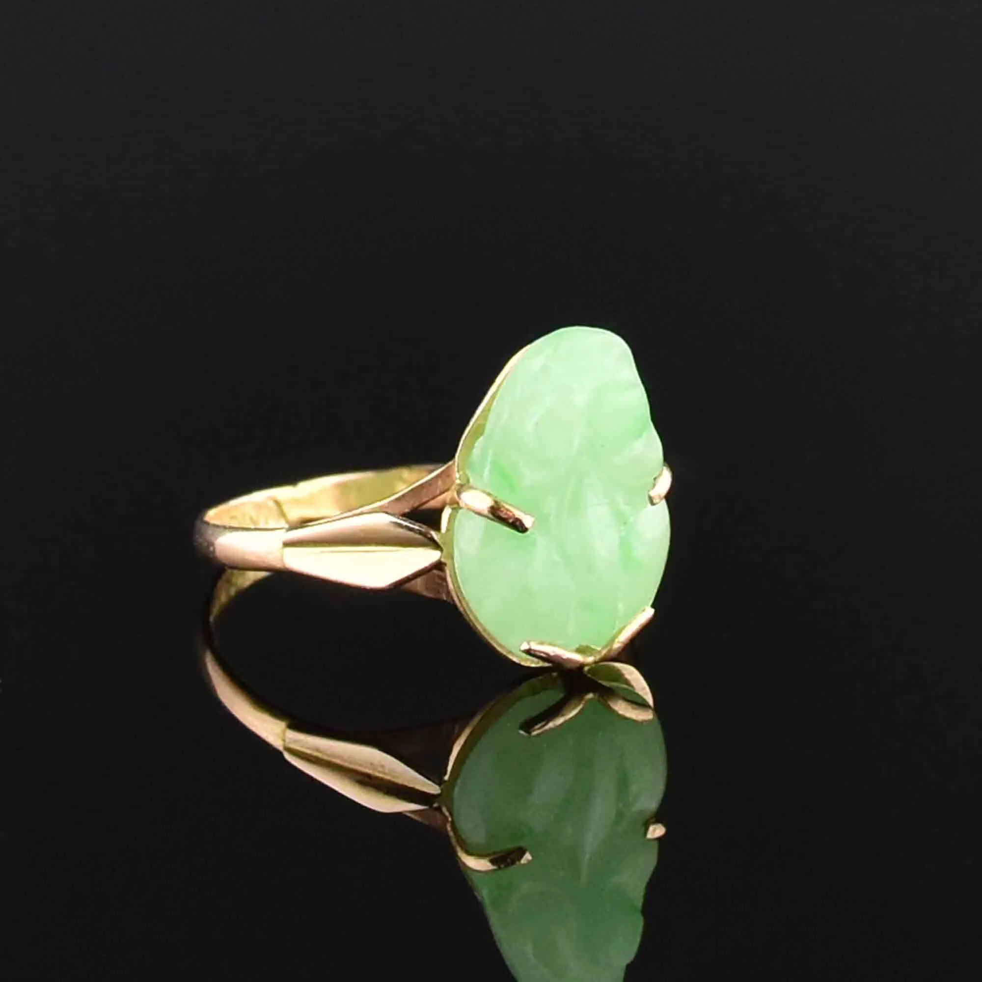 Vintage 10K Gold Carved Jade Frog Ring